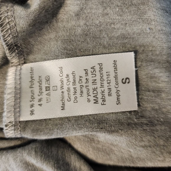 ✨2 for $5✨ Lularoe Casual 3/4 Length Shirt with Colorful Sleeves Size Small - Picture 6 of 6